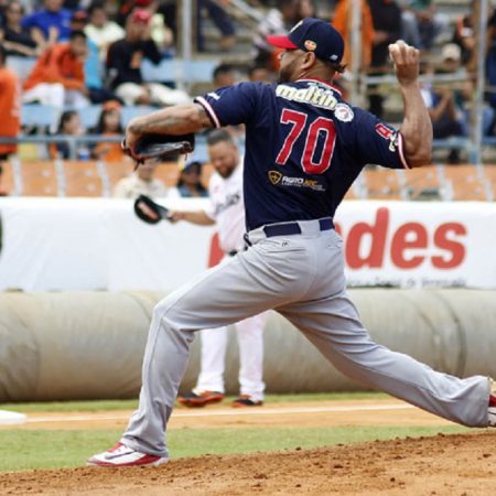 Guillermo Moscoso dominó a tal punto a sus rivales que los cinco hits que le pegaron sólo fueron sencillos/Foto: Lvbp.com