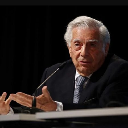 Mario Vargas Llosa critica la dictadura de la cultura de la cancelación