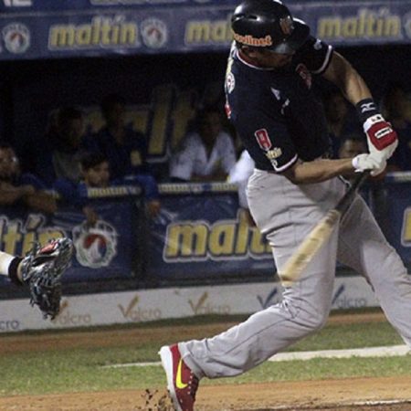 José Vargas fue uno de los destacados con el madero al sonar su quinto jonrón de la campaña/Foto: tigresdearaguabbc.com