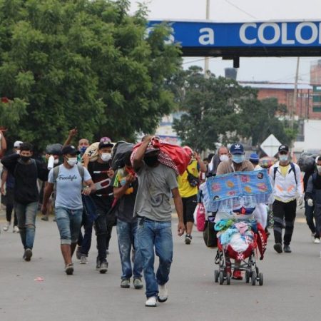 Freddy Bernal augura “regreso masivo” de venezolanos por la violencia en Colombia