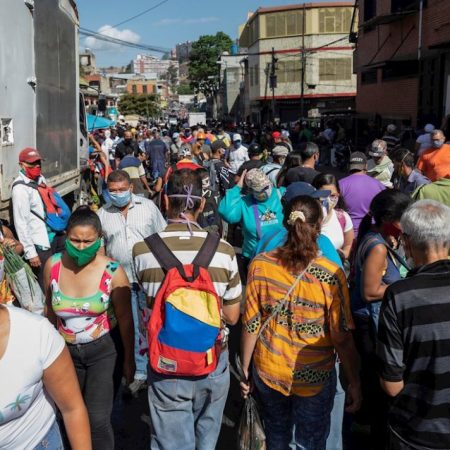 Bloomberg: Víctimas de Covid en Venezuela son confinadas en depósitos sucios