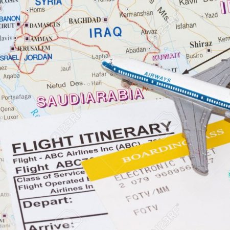 Arabia Saudí suspende las entradas al país ante nueva variante de coronavirus