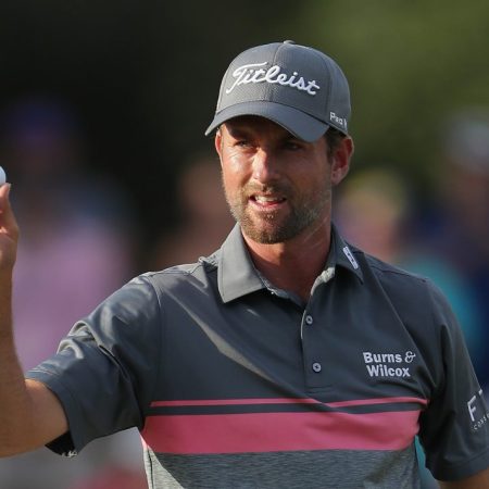 Webb Simpson siguió mostrando un sólido juego para aumentar su ventaja en la cima./Foto: AFP