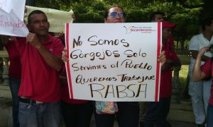 Empleados de Abastos Bicentenario protestaron por detenciones